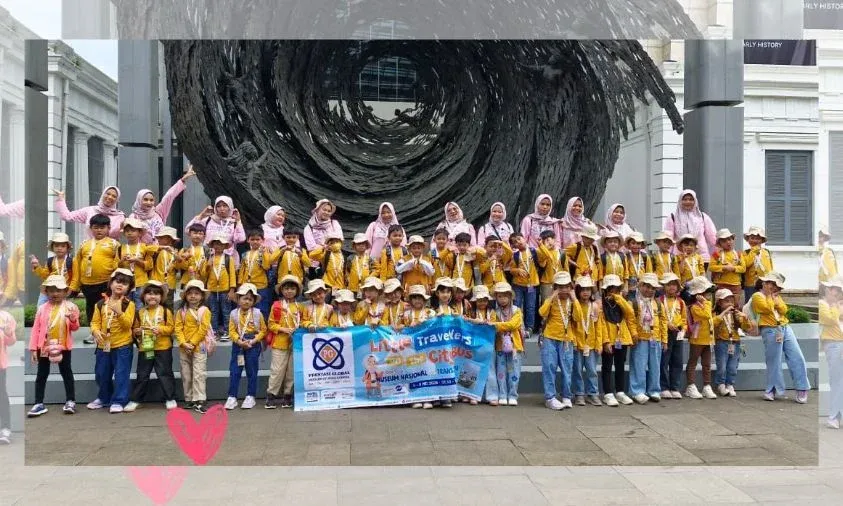Penyerahan Plakat Apresiasi kepada Koordinator Wilayah BRT Koridor 3
